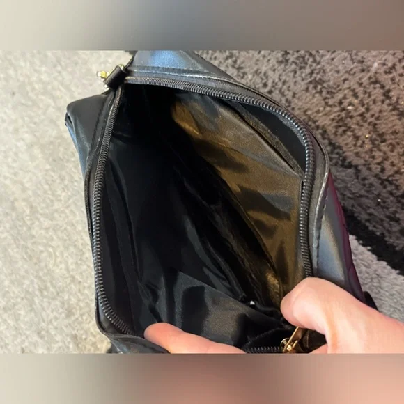 Black Diamond Faux Leather Quilted Shoulder Bag - Picture 2 of 9